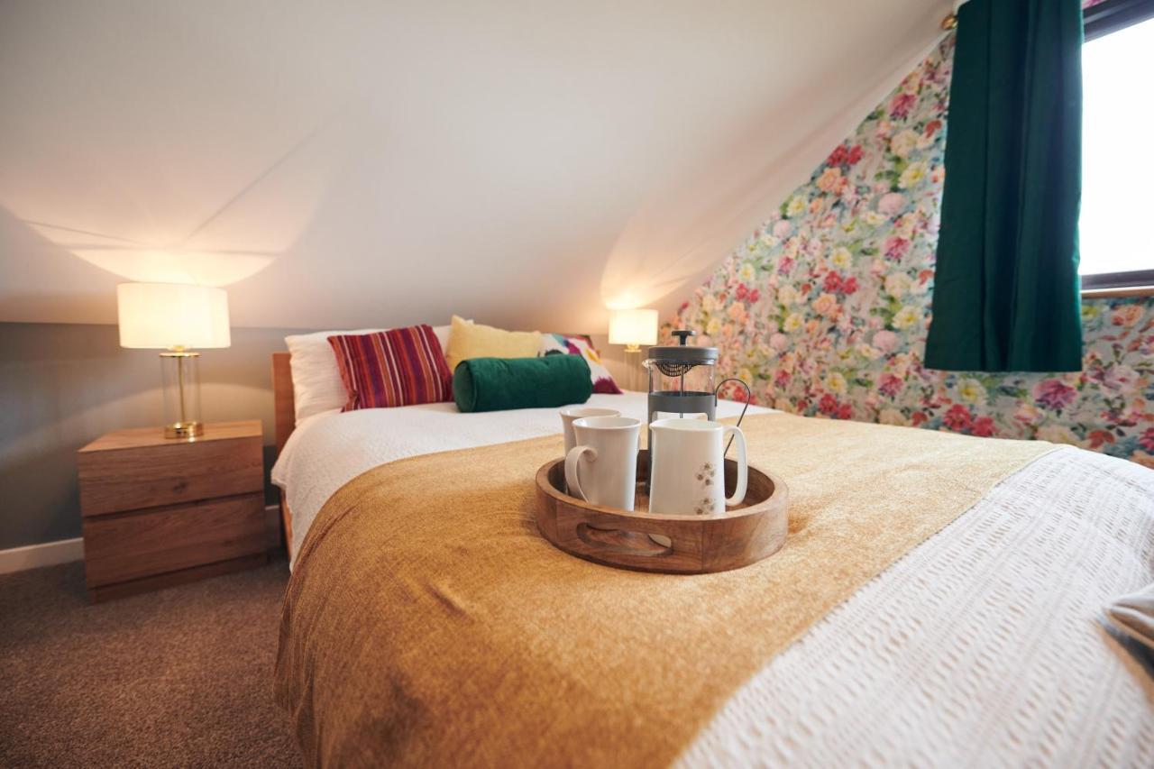 Maes Y Mel- A Couples, Pet Friendly, Rural Romantic Getaway With Countryside Views Gellywen 外观 照片